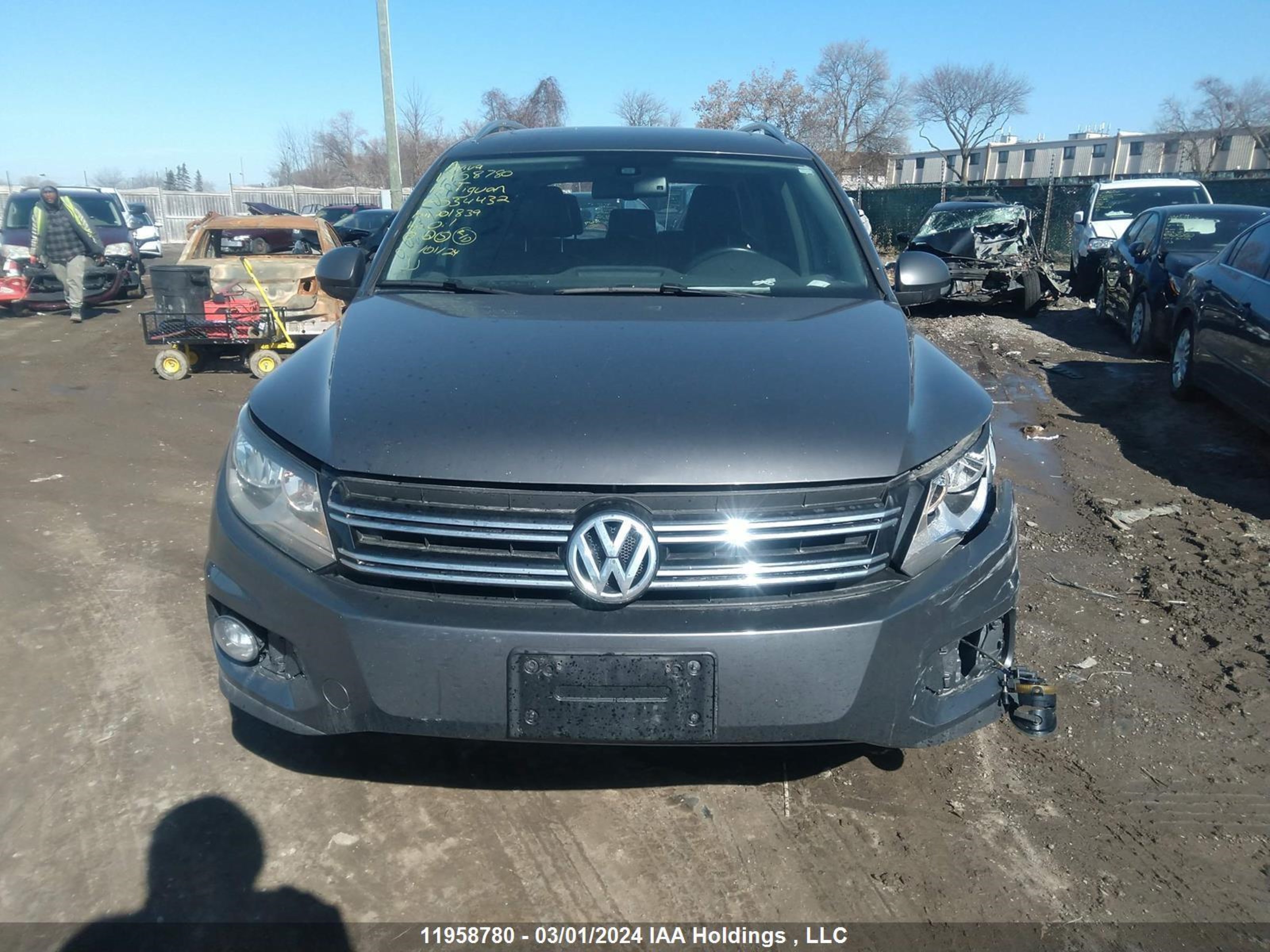 Photo 11 VIN: WVGJV7AX7FW534432 - VOLKSWAGEN TIGUAN 