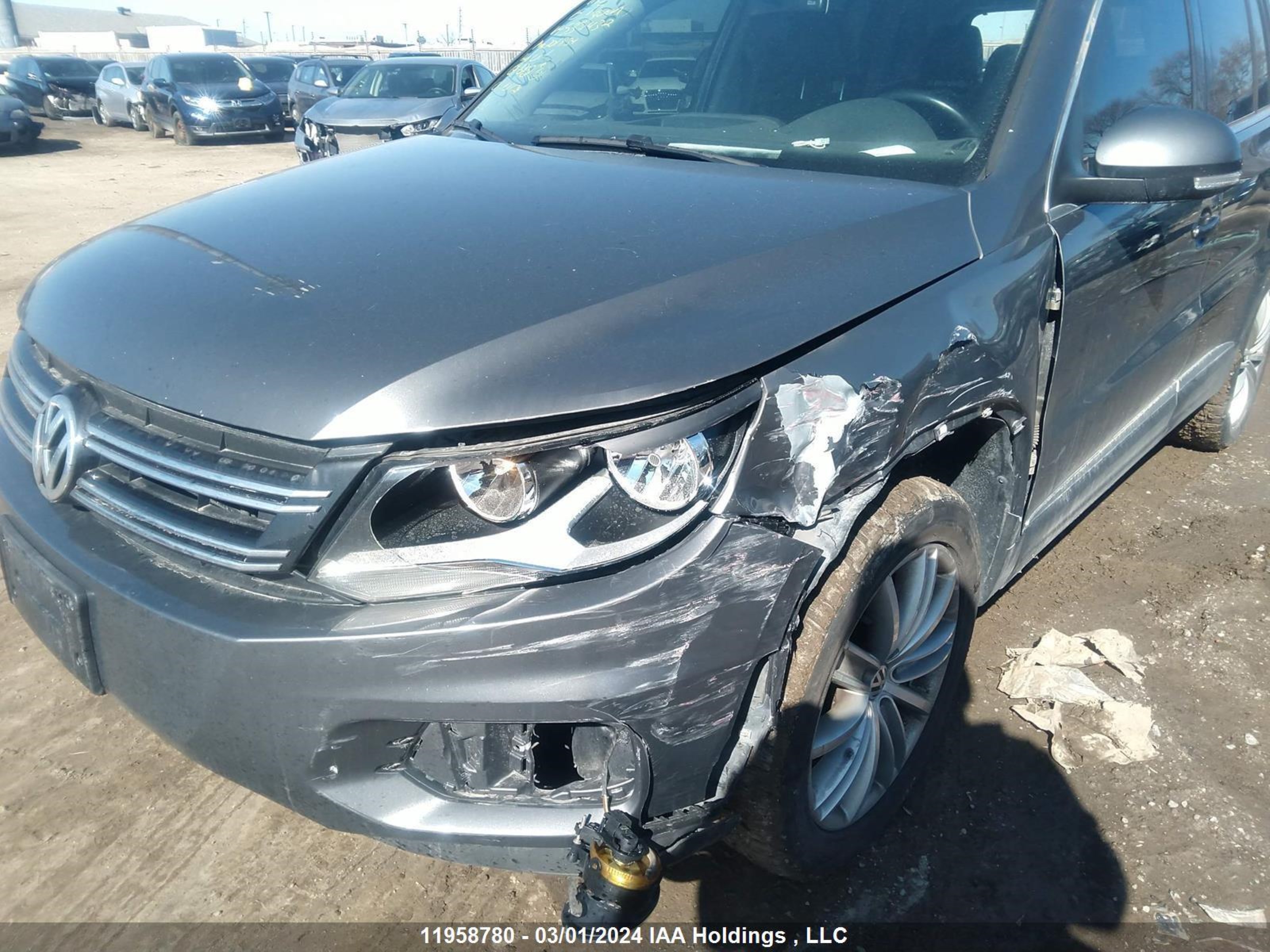 Photo 5 VIN: WVGJV7AX7FW534432 - VOLKSWAGEN TIGUAN 