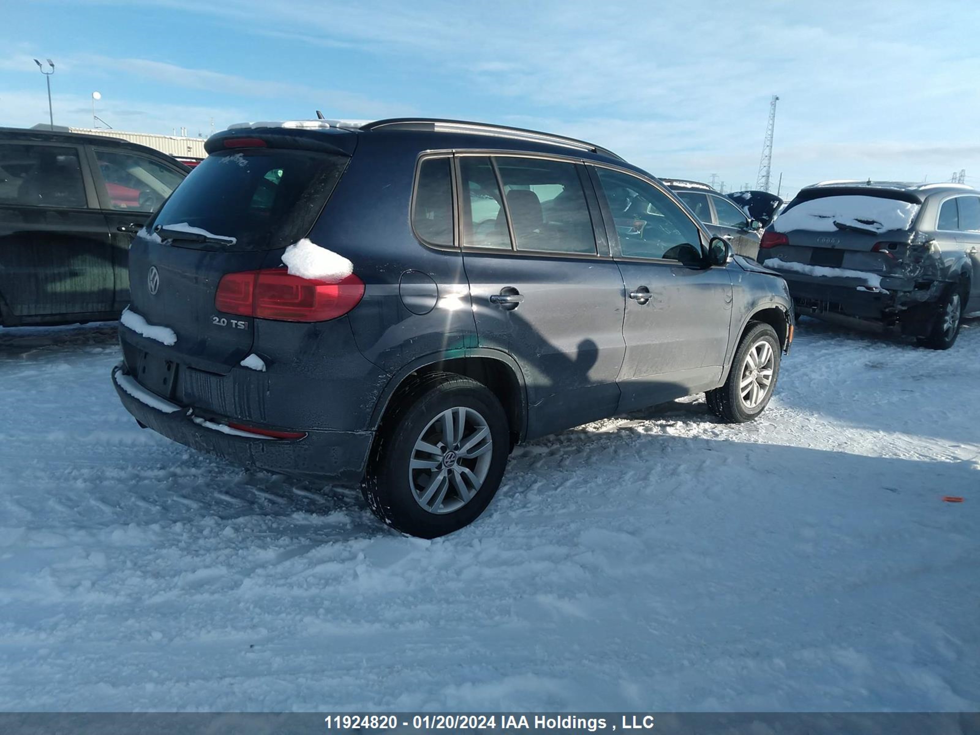 Photo 3 VIN: WVGKV3AXXEW616408 - VOLKSWAGEN TIGUAN 