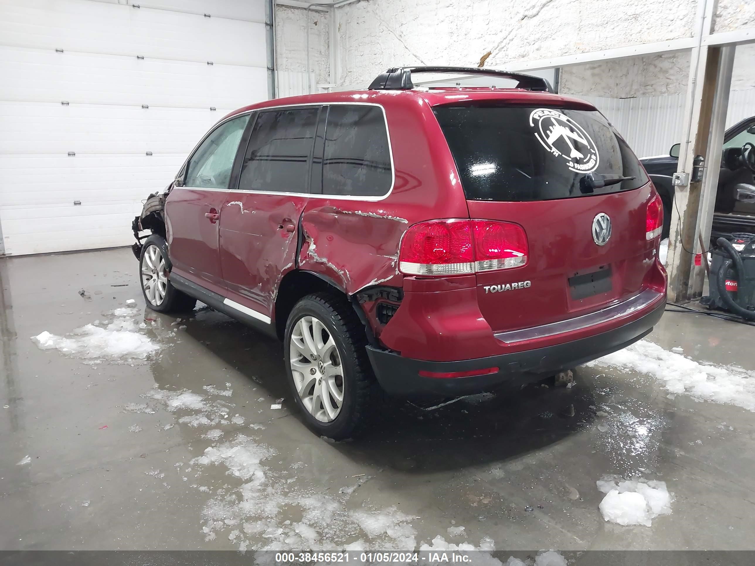 Photo 2 VIN: WVGLG77LX5D074071 - VOLKSWAGEN TOUAREG 