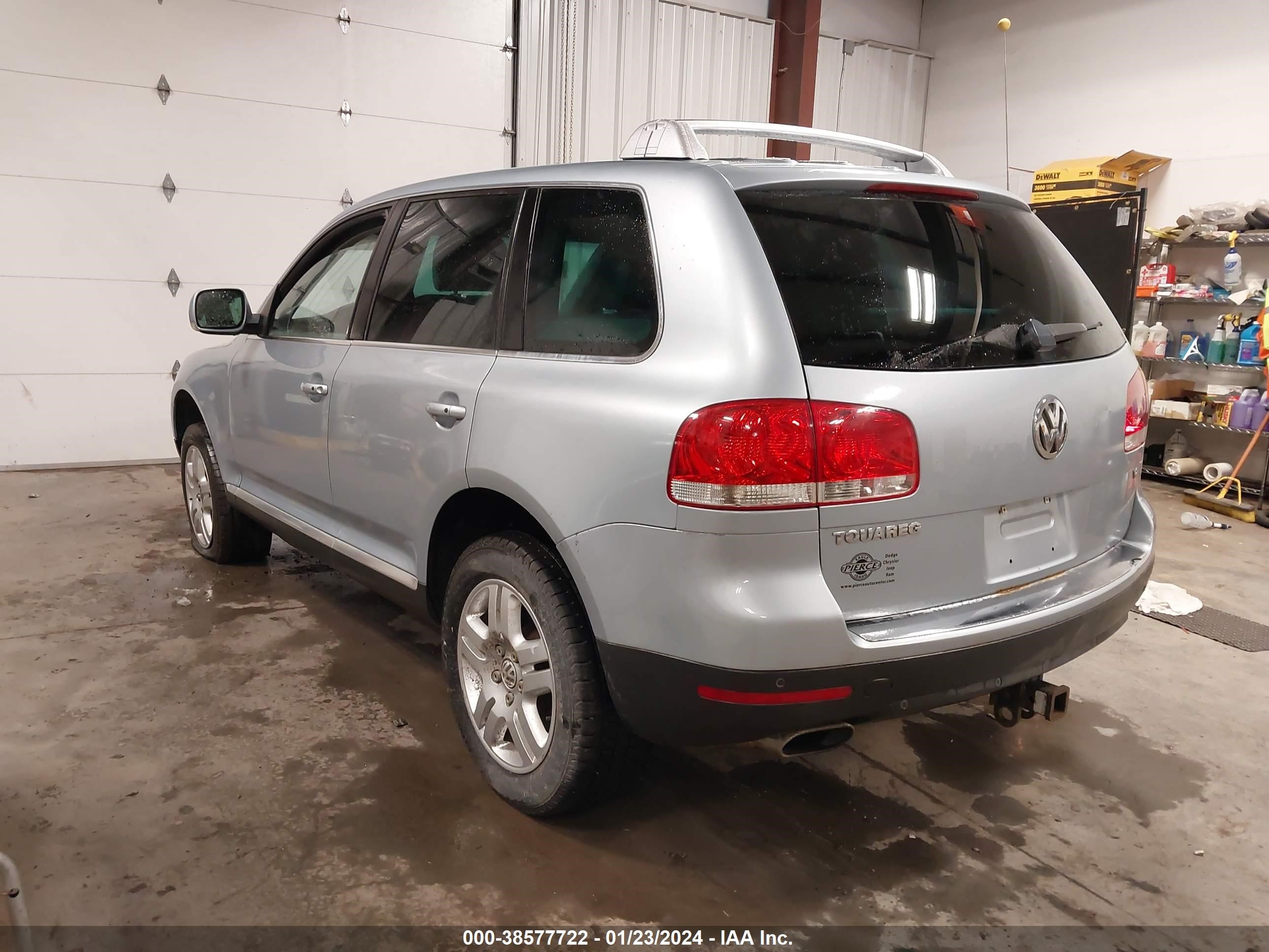 Photo 2 VIN: WVGMM77L65D020926 - VOLKSWAGEN TOUAREG 