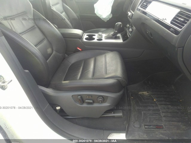 Photo 4 VIN: WVGRF7BP1HD003885 - VOLKSWAGEN TOUAREG 