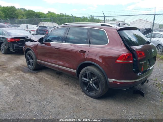 Photo 2 VIN: WVGRF7BP2HD001868 - VOLKSWAGEN TOUAREG 