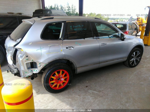 Photo 3 VIN: WVGRF7BP3HD003371 - VOLKSWAGEN TOUAREG 