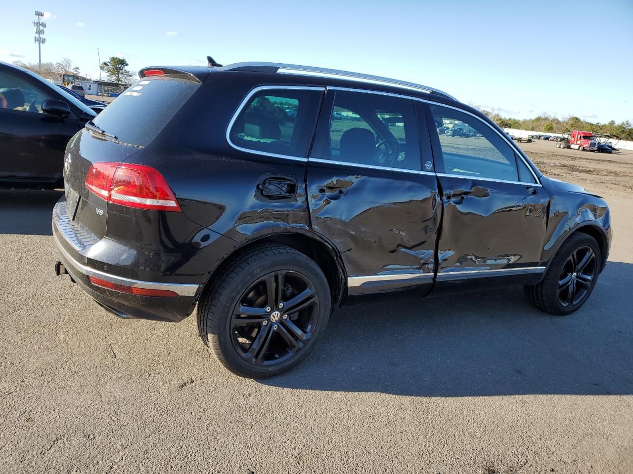 Photo 2 VIN: WVGRF7BP3HD005914 - VOLKSWAGEN TOUAREG 