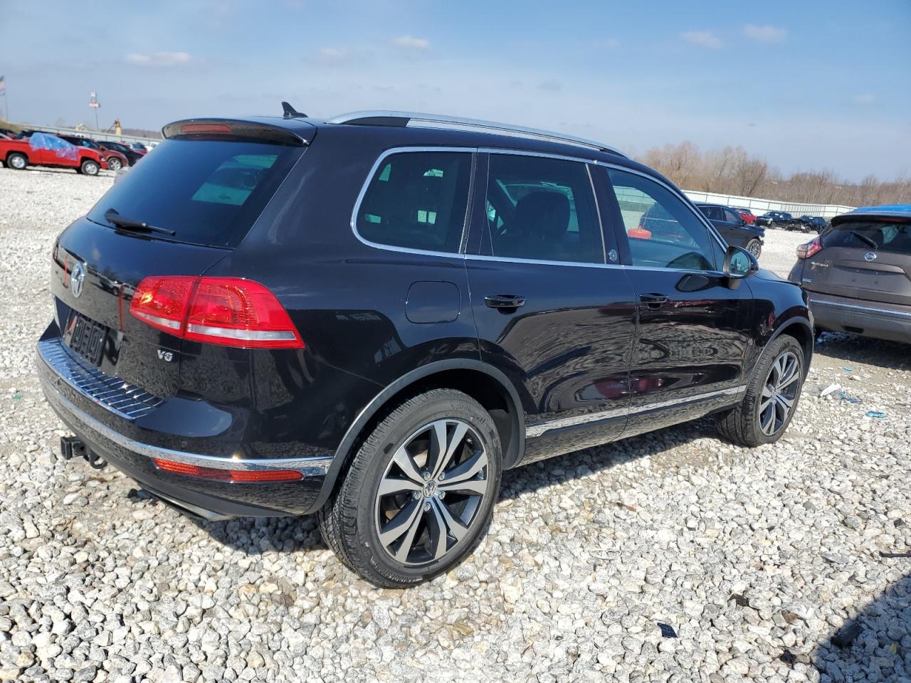 Photo 2 VIN: WVGRF7BP6HD000299 - VOLKSWAGEN TOUAREG 