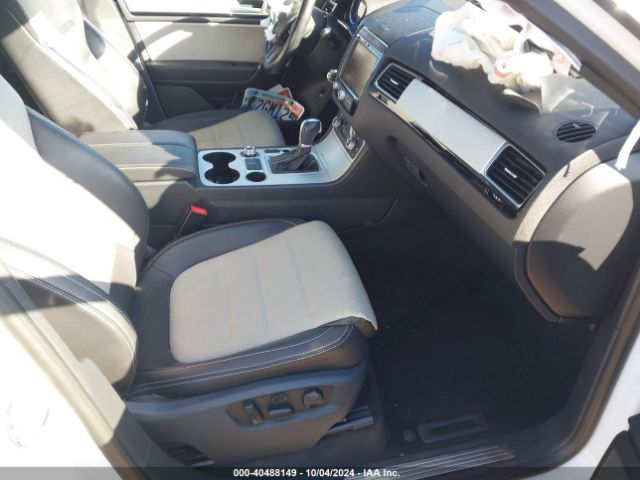 Photo 4 VIN: WVGRF7BP7HD004717 - VOLKSWAGEN TOUAREG 