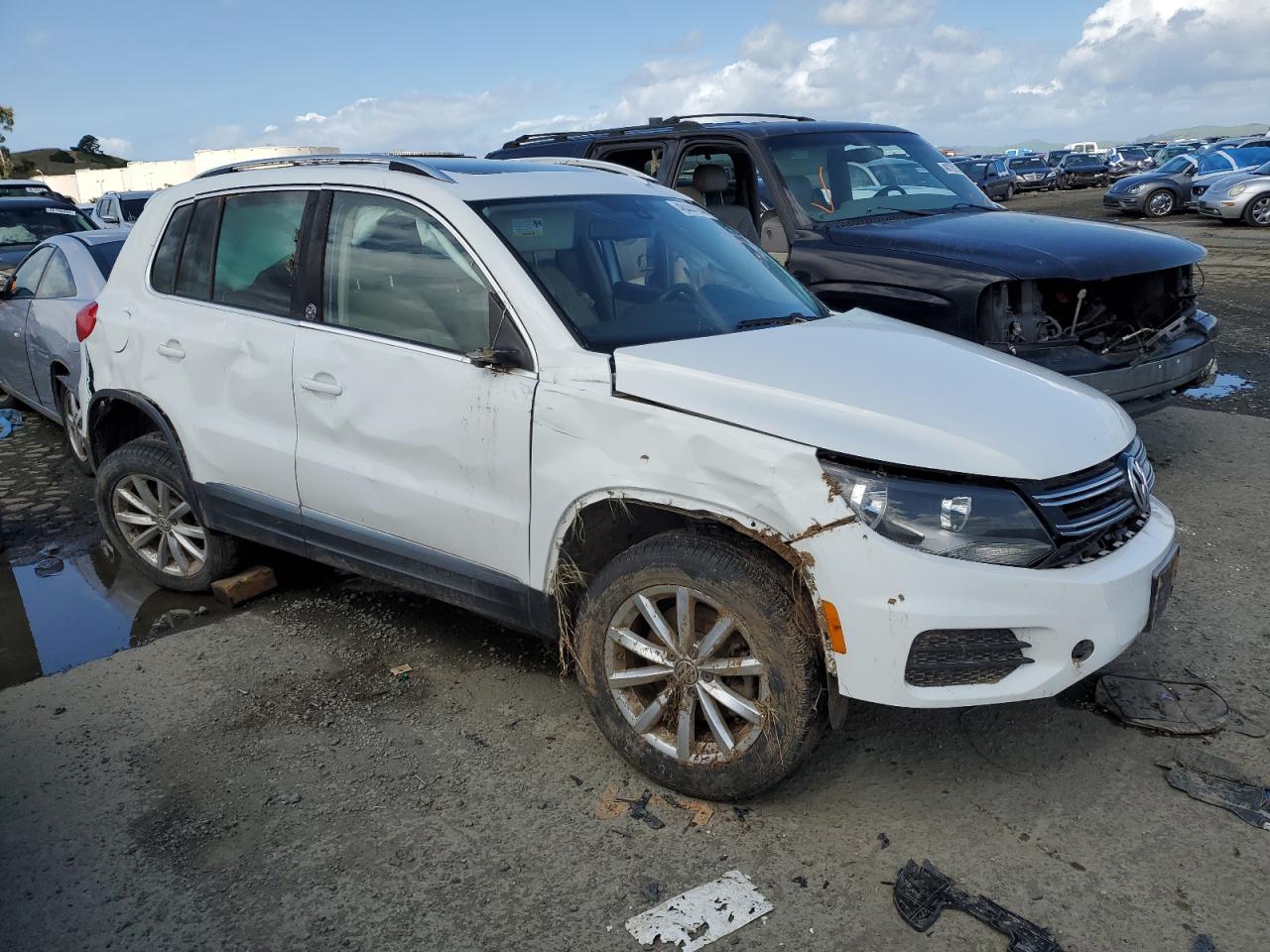 Photo 3 VIN: WVGRV7AX1HW509547 - VOLKSWAGEN TIGUAN 