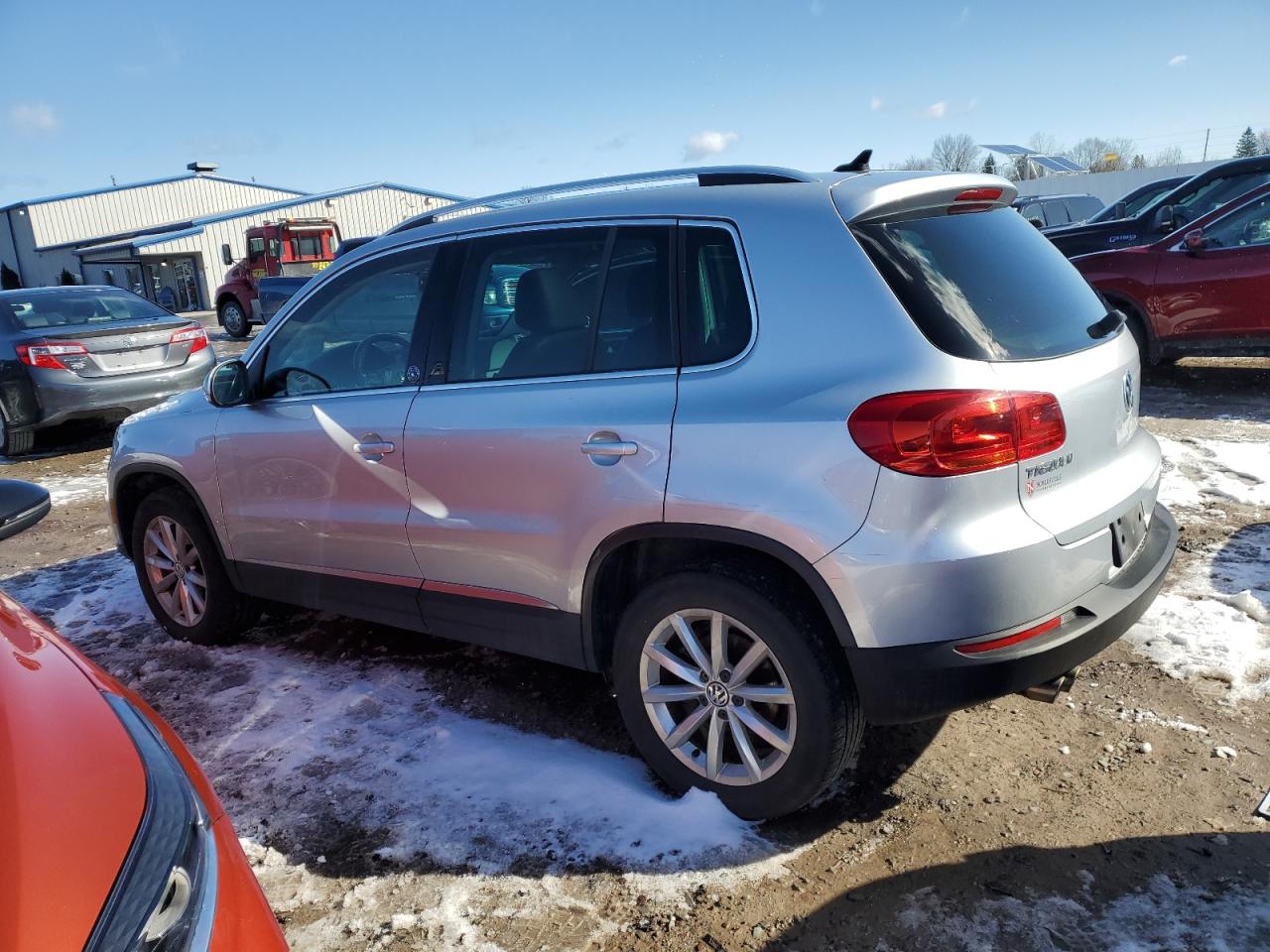 Photo 1 VIN: WVGRV7AX2HK015625 - VOLKSWAGEN TIGUAN 