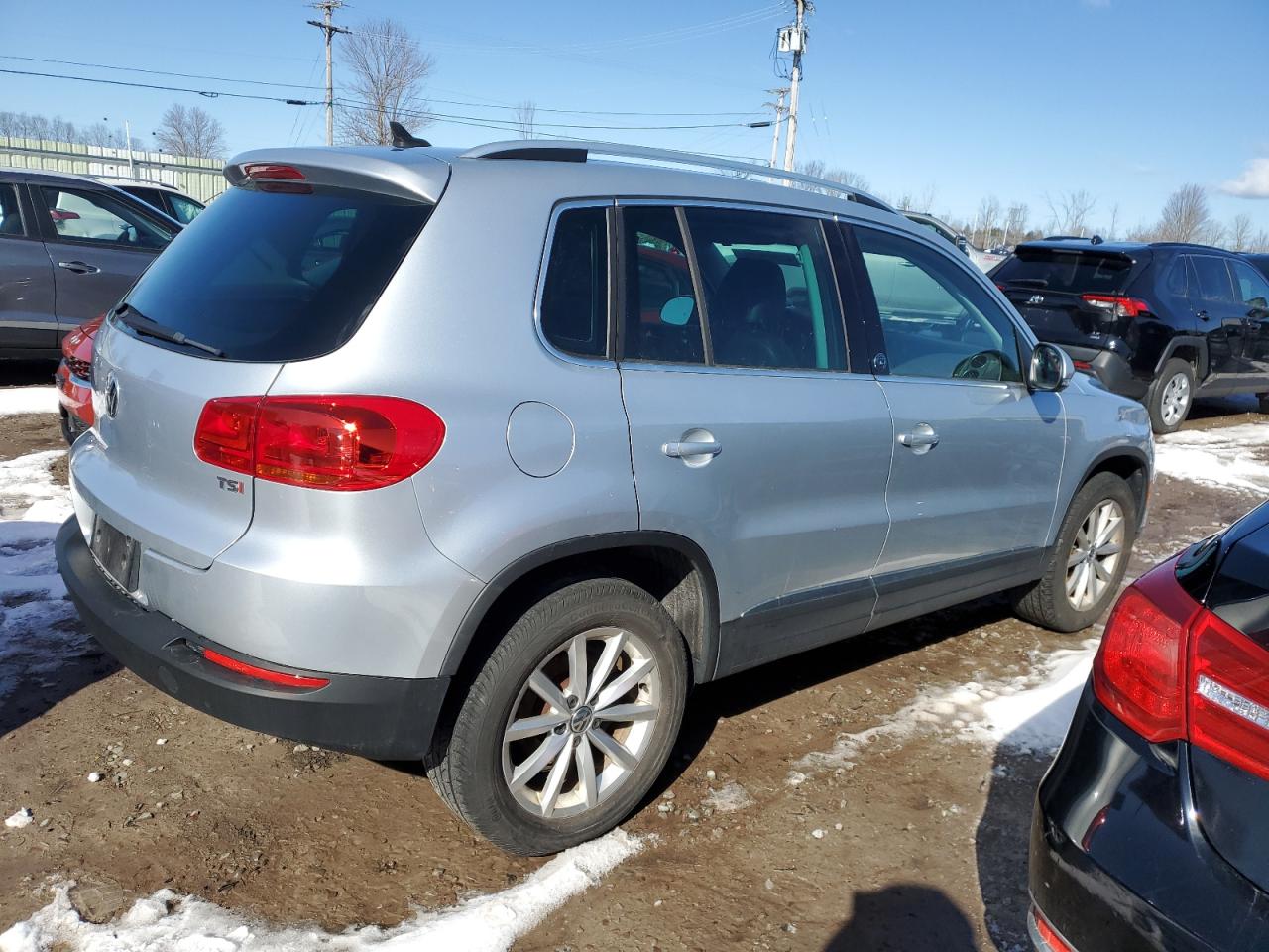 Photo 2 VIN: WVGRV7AX2HK015625 - VOLKSWAGEN TIGUAN 