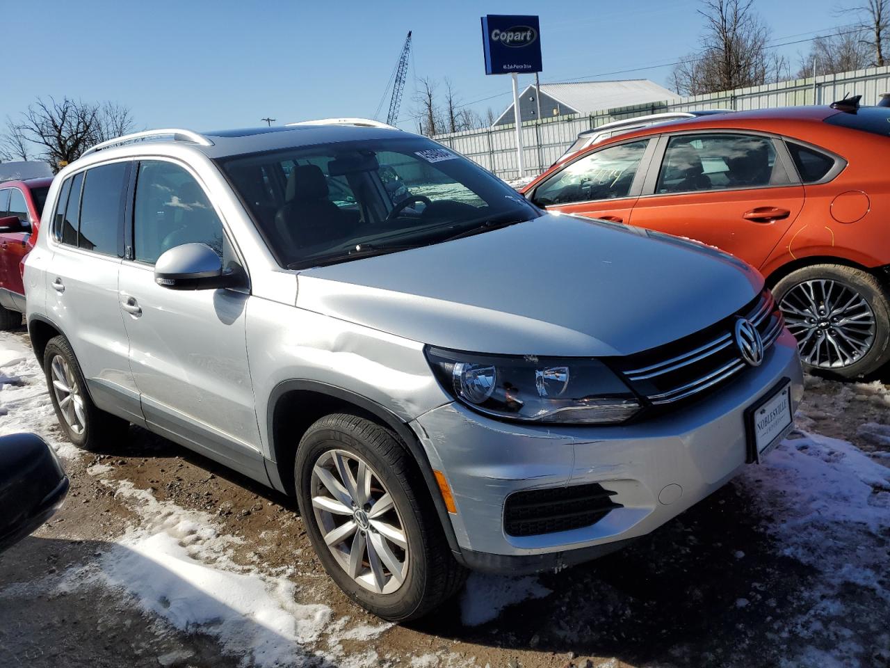 Photo 3 VIN: WVGRV7AX2HK015625 - VOLKSWAGEN TIGUAN 