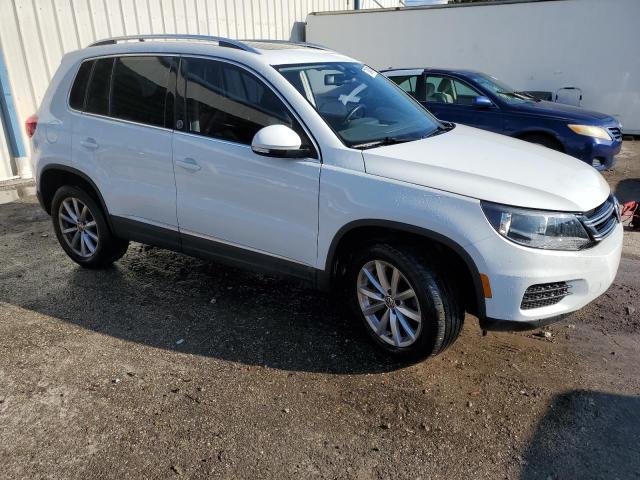 Photo 3 VIN: WVGRV7AX2HW506947 - VOLKSWAGEN TIGUAN WOL 