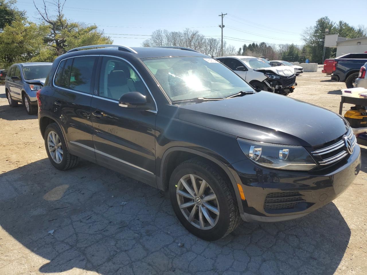 Photo 3 VIN: WVGRV7AX8HK005942 - VOLKSWAGEN TIGUAN 