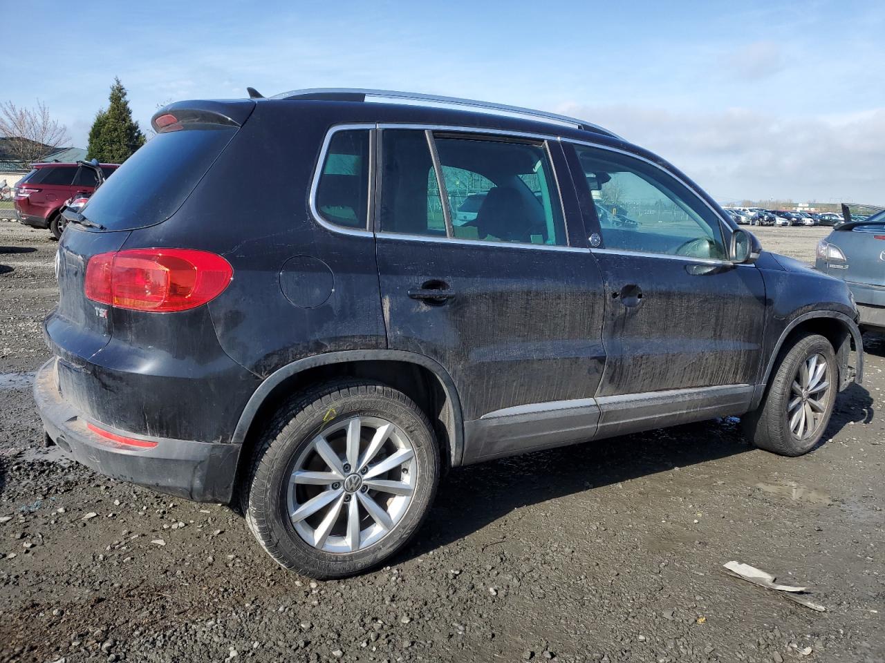 Photo 2 VIN: WVGRV7AX9HK002788 - VOLKSWAGEN TIGUAN 