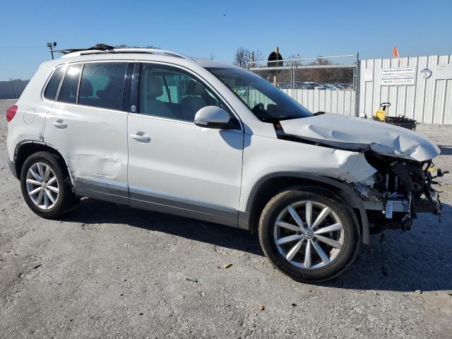 Photo 3 VIN: WVGRV7AXXHK012200 - VOLKSWAGEN TIGUAN 