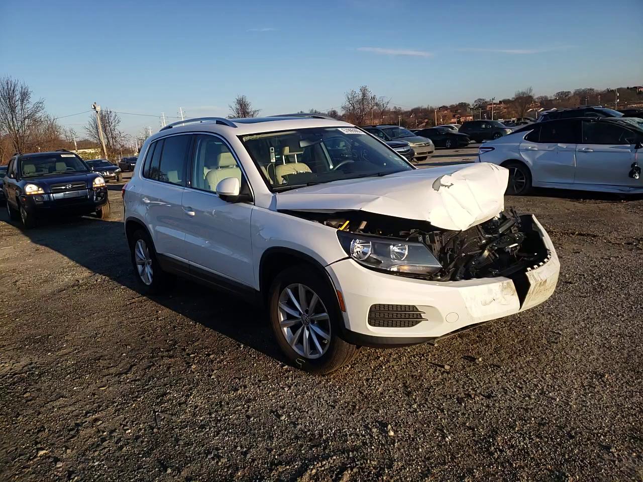 Photo 10 VIN: WVGSV7AX3HK020267 - VOLKSWAGEN TIGUAN WOL 