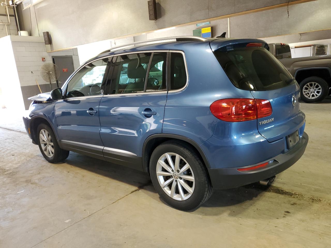 Photo 1 VIN: WVGSV7AX9HW511709 - VOLKSWAGEN TIGUAN 