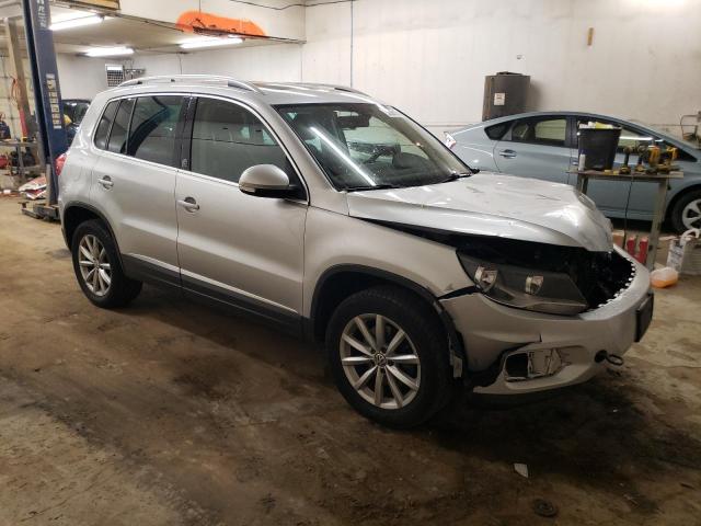 Photo 3 VIN: WVGSV7AXXHK013428 - VOLKSWAGEN TIGUAN 