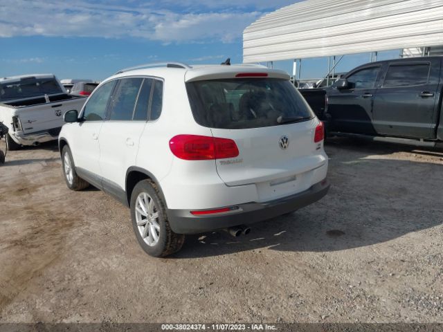 Photo 2 VIN: WVGSV7AXXHK028253 - VOLKSWAGEN TIGUAN 