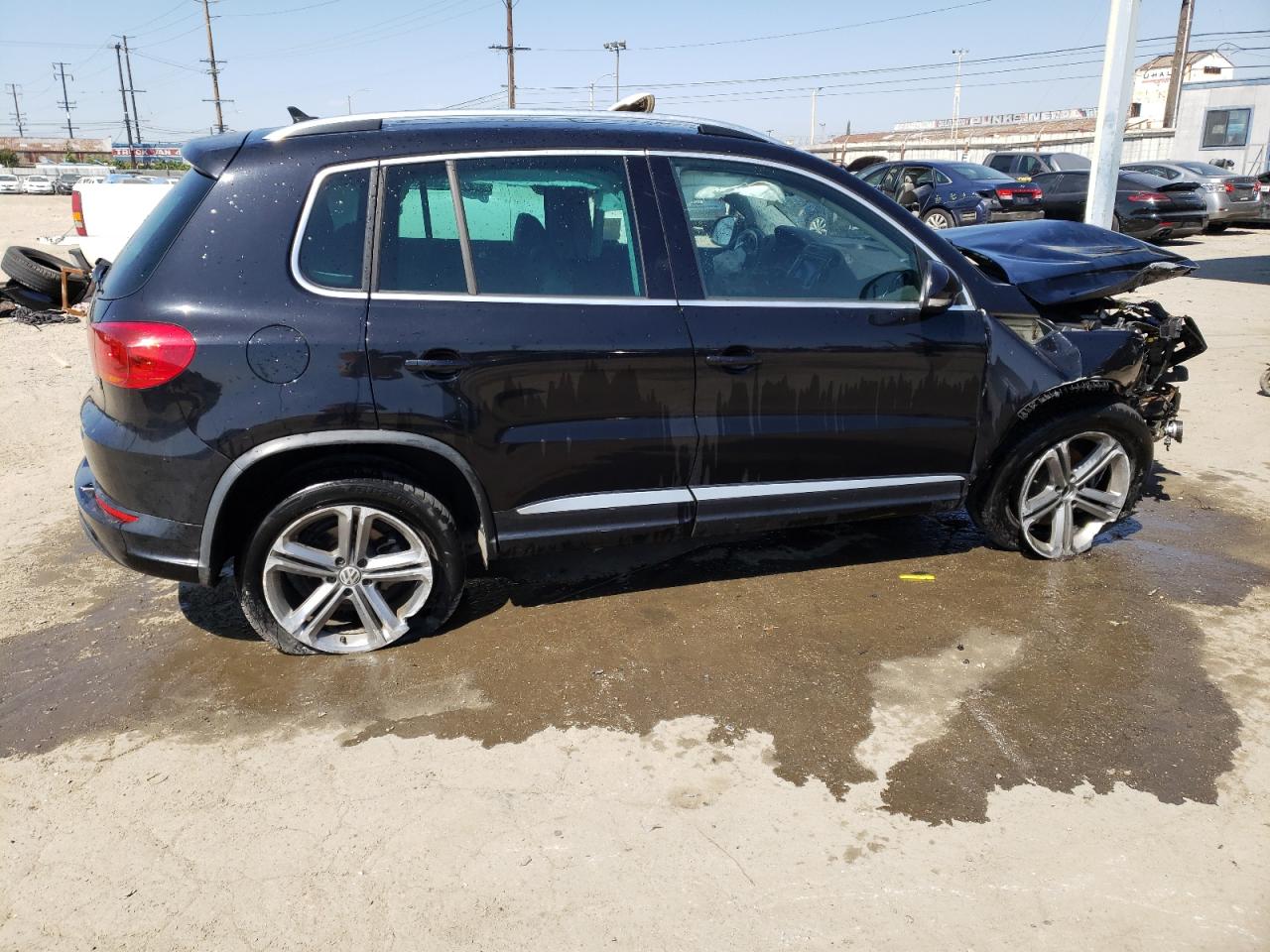 Photo 2 VIN: WVGTV7AX0HK015693 - VOLKSWAGEN TIGUAN 