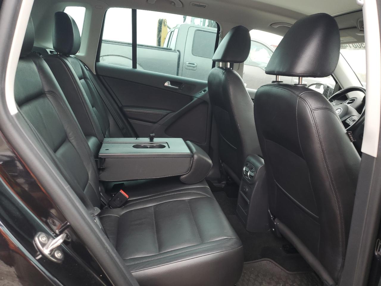 Photo 9 VIN: WVGTV7AX2HK015131 - VOLKSWAGEN TIGUAN 