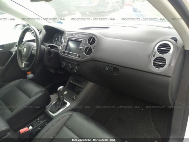 Photo 4 VIN: WVGTV7AX7HK009230 - VOLKSWAGEN TIGUAN 