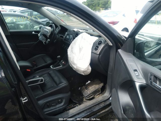 Photo 4 VIN: WVGUV7AX5HK013264 - VOLKSWAGEN TIGUAN 