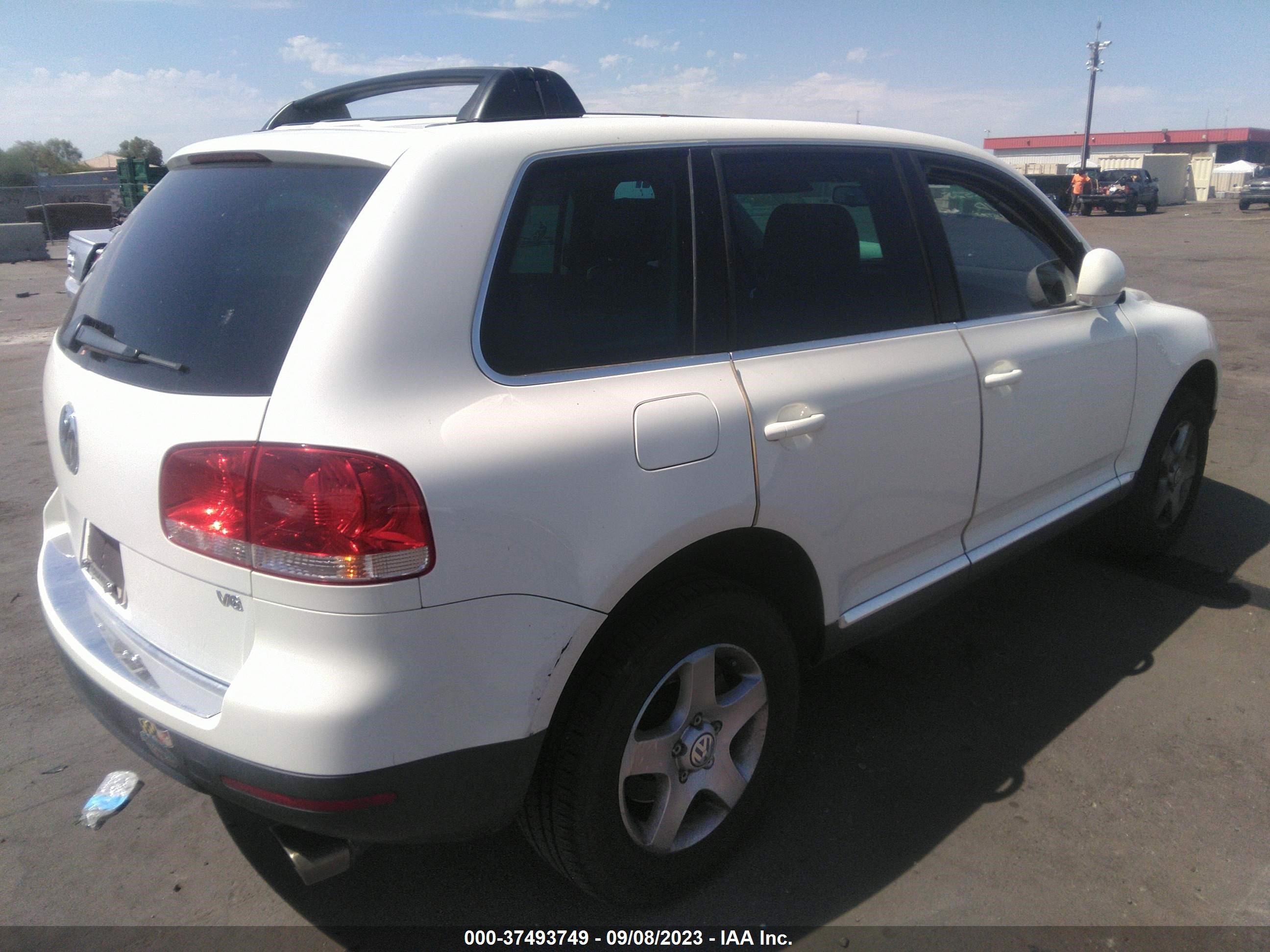 Photo 3 VIN: WVGZG77L85D065525 - VOLKSWAGEN TOUAREG 