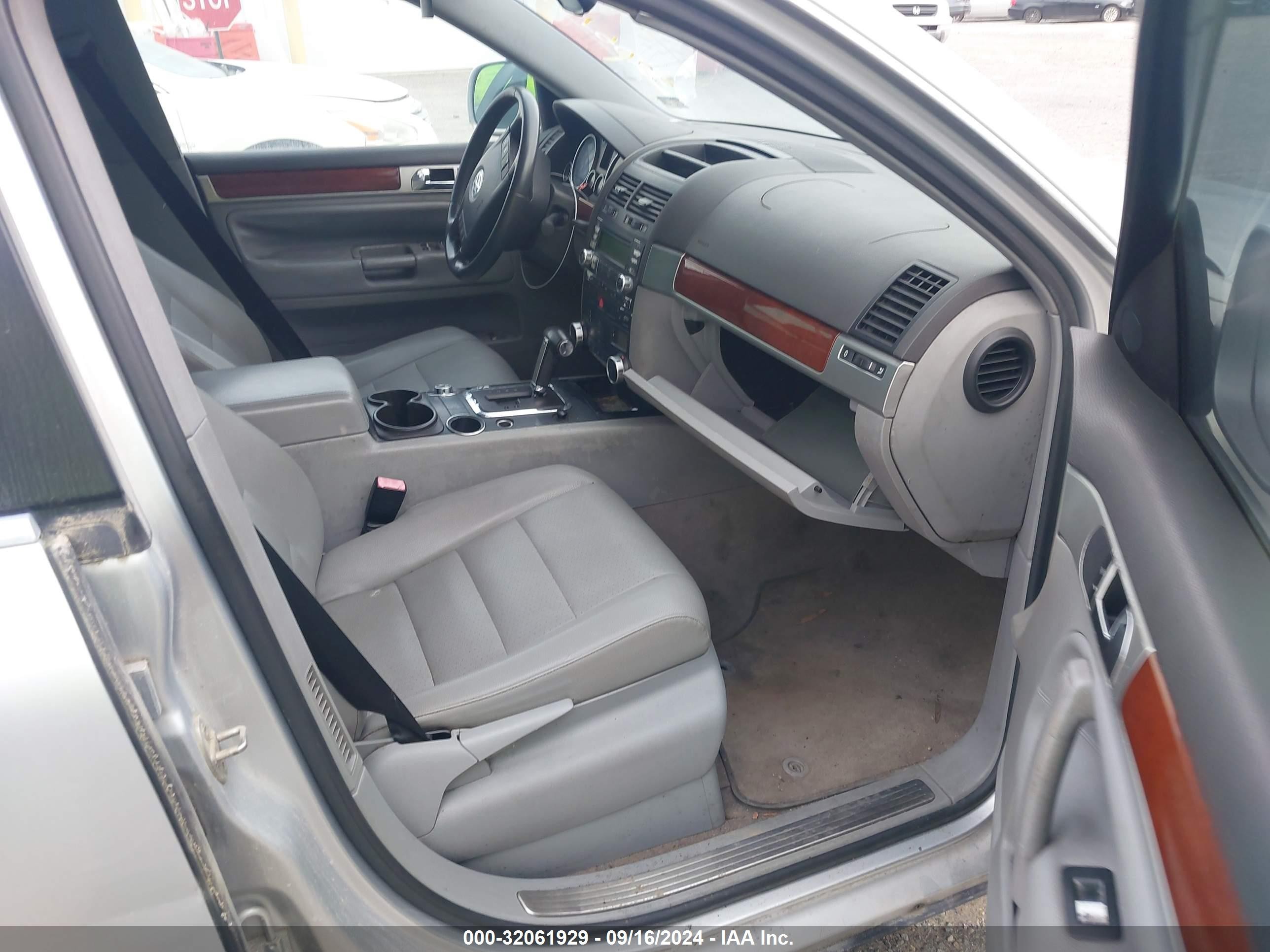 Photo 4 VIN: WVGZG77LX6D020734 - VOLKSWAGEN TOUAREG 