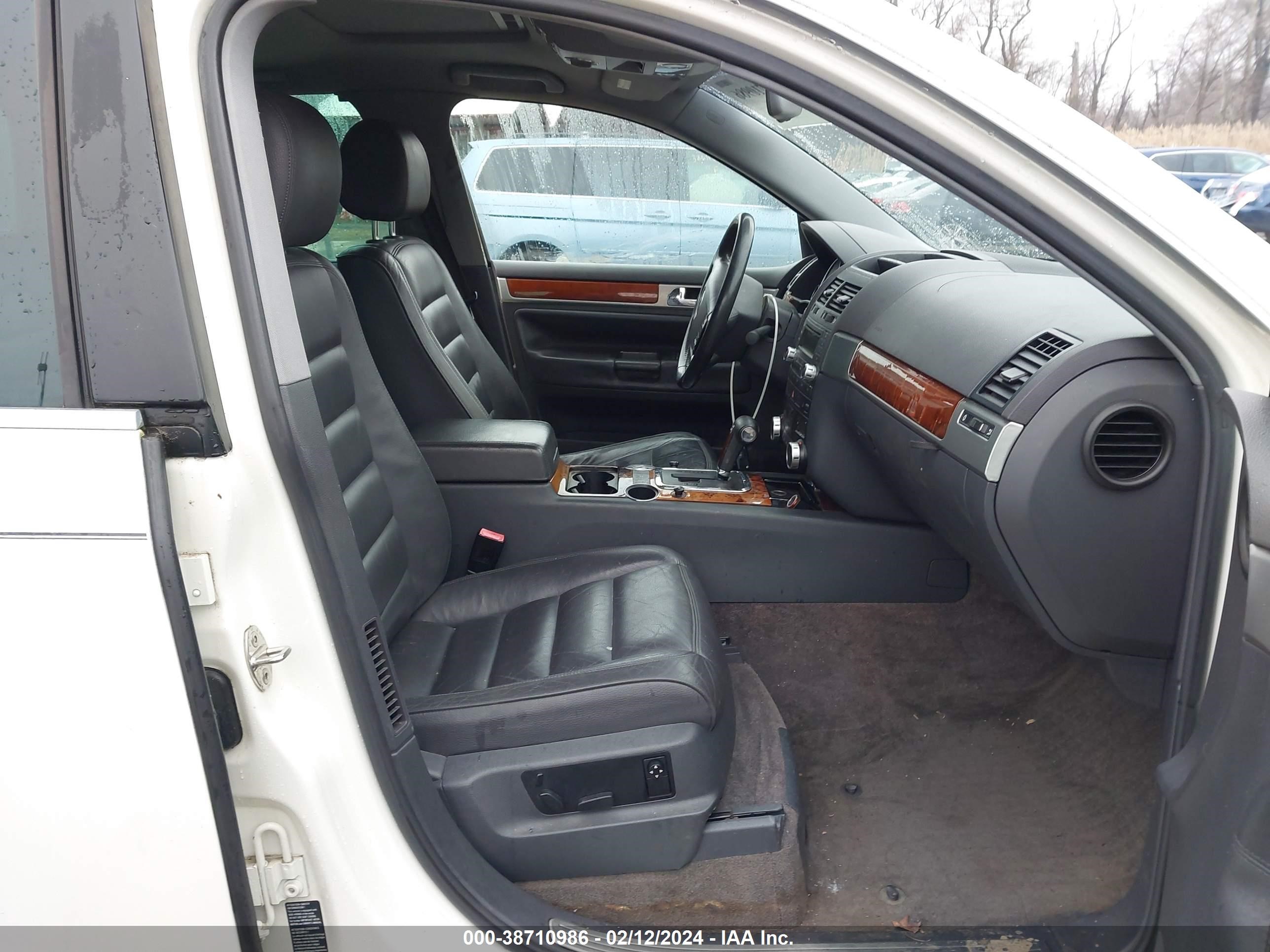 Photo 4 VIN: WVGZM77L55D072327 - VOLKSWAGEN TOUAREG 