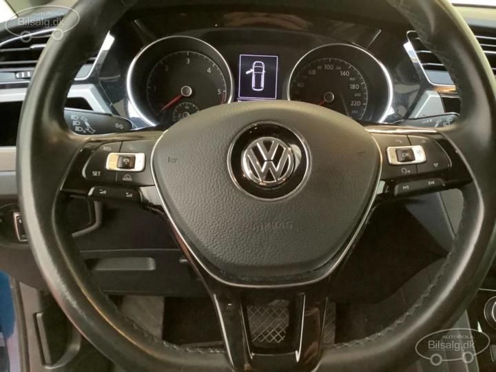 Photo 11 VIN: WVGZZZ1TZJW050465 - VOLKSWAGEN TOURAN MPV 