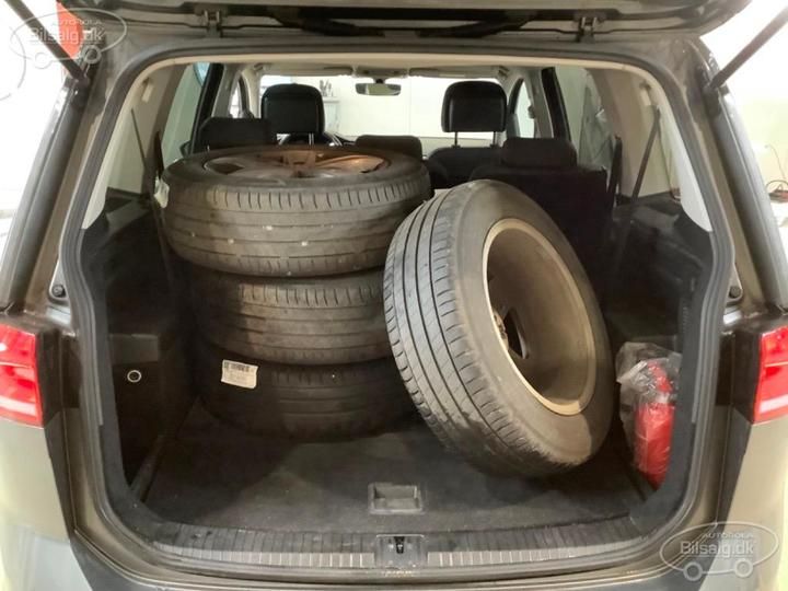 Photo 19 VIN: WVGZZZ1TZJW061153 - VOLKSWAGEN TOURAN MPV 