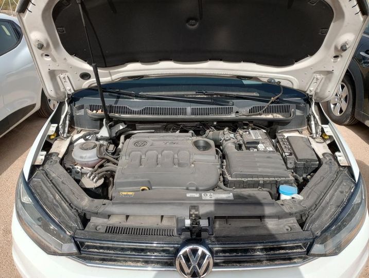 Photo 12 VIN: WVGZZZ1TZJW121063 - VOLKSWAGEN TOURAN 