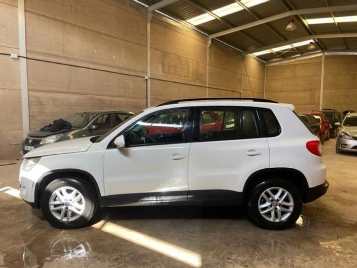 Photo 2 VIN: WVGZZZ5NZAW023689 - VOLKSWAGEN TIGUAN SUV 