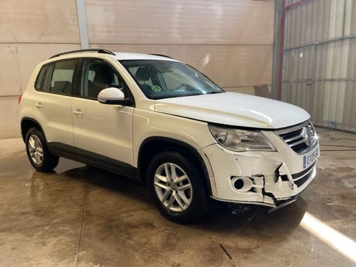 Photo 4 VIN: WVGZZZ5NZAW023689 - VOLKSWAGEN TIGUAN SUV 