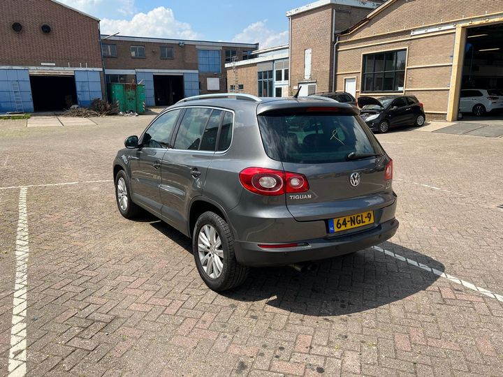 Photo 2 VIN: WVGZZZ5NZBW020348 - VOLKSWAGEN TIGUAN 