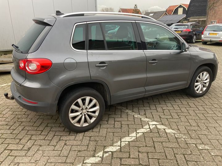 Photo 3 VIN: WVGZZZ5NZBW116655 - VOLKSWAGEN TIGUAN 