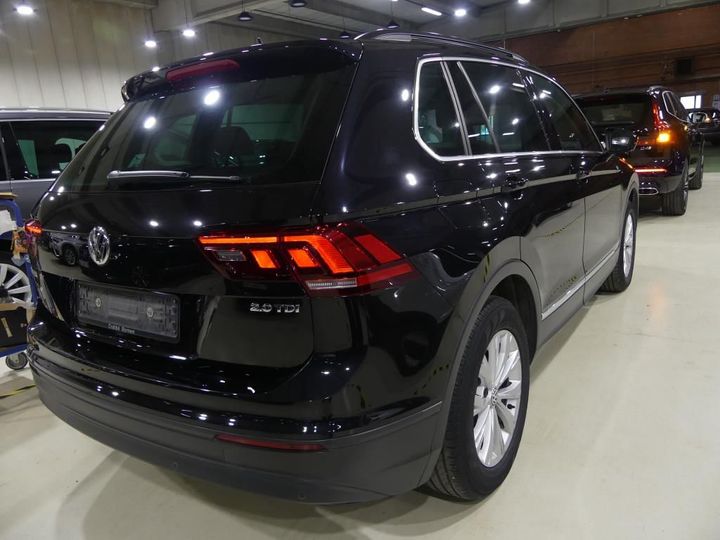 Photo 2 VIN: WVGZZZ5NZHW330532 - VOLKSWAGEN TIGUAN 