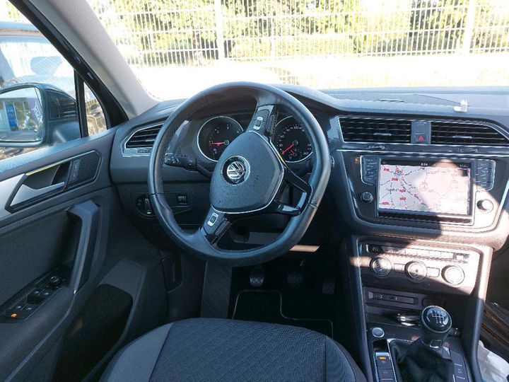 Photo 8 VIN: WVGZZZ5NZHW364703 - VOLKSWAGEN TIGUAN 