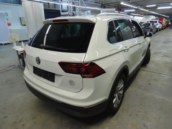 Photo 6 VIN: WVGZZZ5NZHW438262 - VOLKSWAGEN TIGUAN 