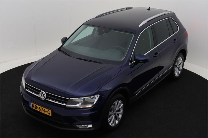 Photo 1 VIN: WVGZZZ5NZHW856602 - VOLKSWAGEN TIGUAN 