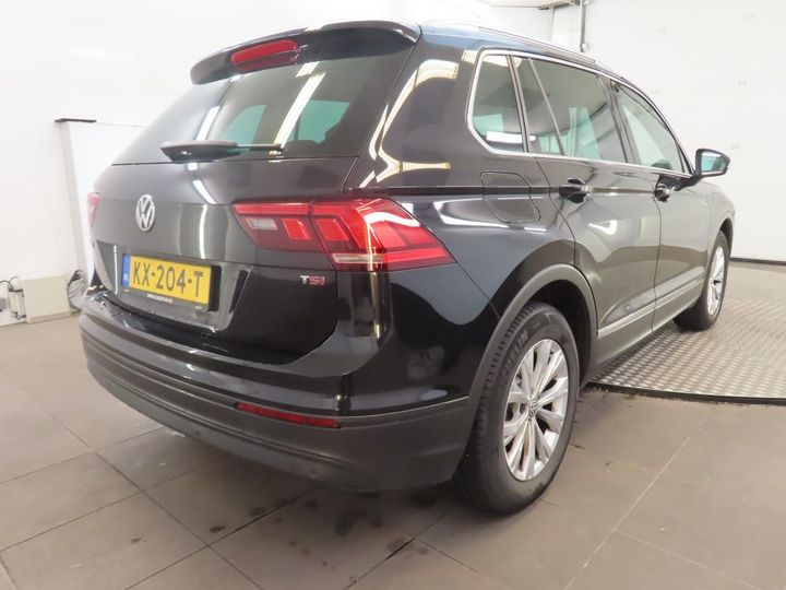 Photo 2 VIN: WVGZZZ5NZHW857137 - VOLKSWAGEN TIGUAN 