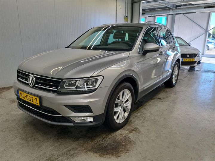 Photo 1 VIN: WVGZZZ5NZHW879201 - VOLKSWAGEN TIGUAN 