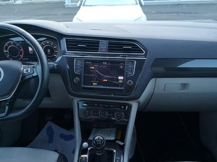 Photo 2 VIN: WVGZZZ5NZHW895965 - VOLKSWAGEN TIGUAN 