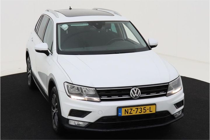 Photo 2 VIN: WVGZZZ5NZHW927224 - VOLKSWAGEN TIGUAN 