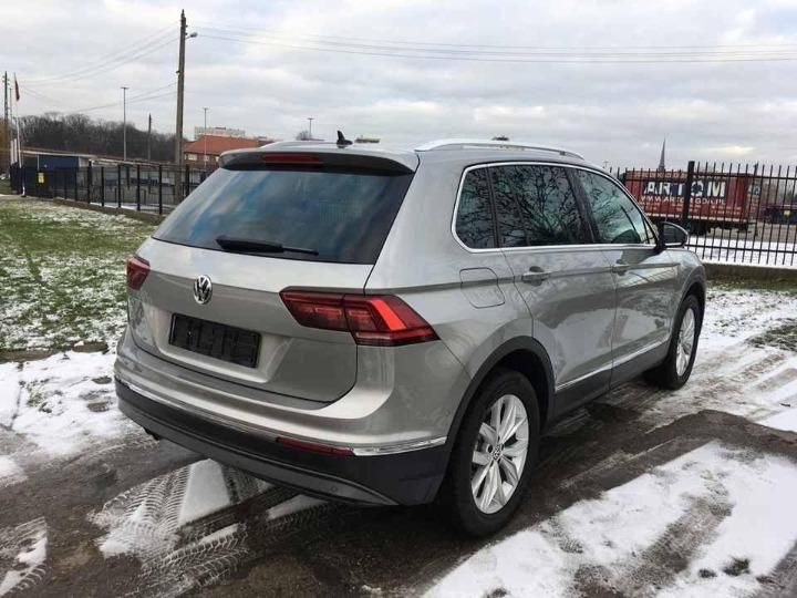 Photo 6 VIN: WVGZZZ5NZHW937054 - VOLKSWAGEN TIGUAN SUV 