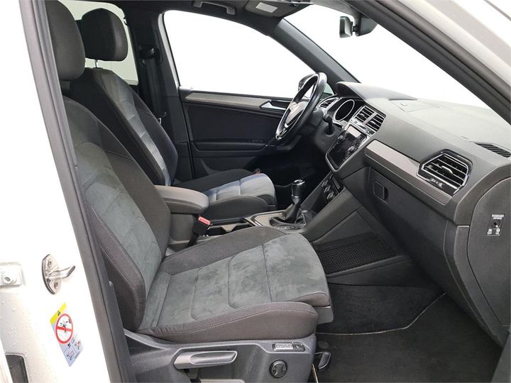 Photo 5 VIN: WVGZZZ5NZJM106140 - VOLKSWAGEN TIGUAN 