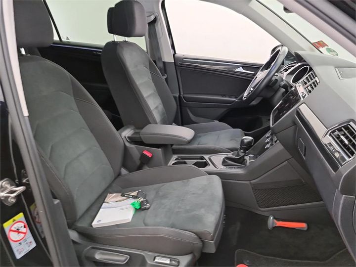 Photo 3 VIN: WVGZZZ5NZJM152545 - VOLKSWAGEN TIGUAN 