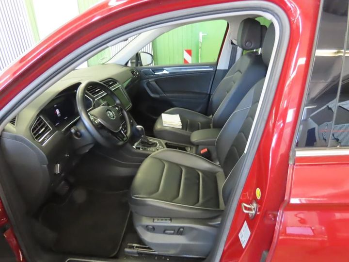 Photo 3 VIN: WVGZZZ5NZJM163170 - VOLKSWAGEN TIGUAN 