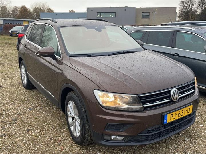 Photo 4 VIN: WVGZZZ5NZJW302735 - VOLKSWAGEN TIGUAN 